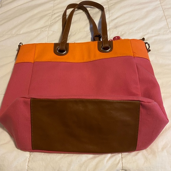 Clark’s over the shoulder bag. Large enough for a laptop and other necessities - Picture 2 of 4